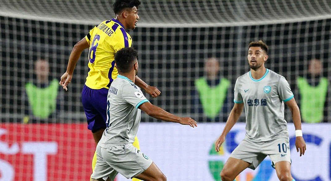 Xuân Son rách bắp chân, sớm rời FIFA ASEAN Cup: Bài toán không có lời giải cho Kim Sang Sik?