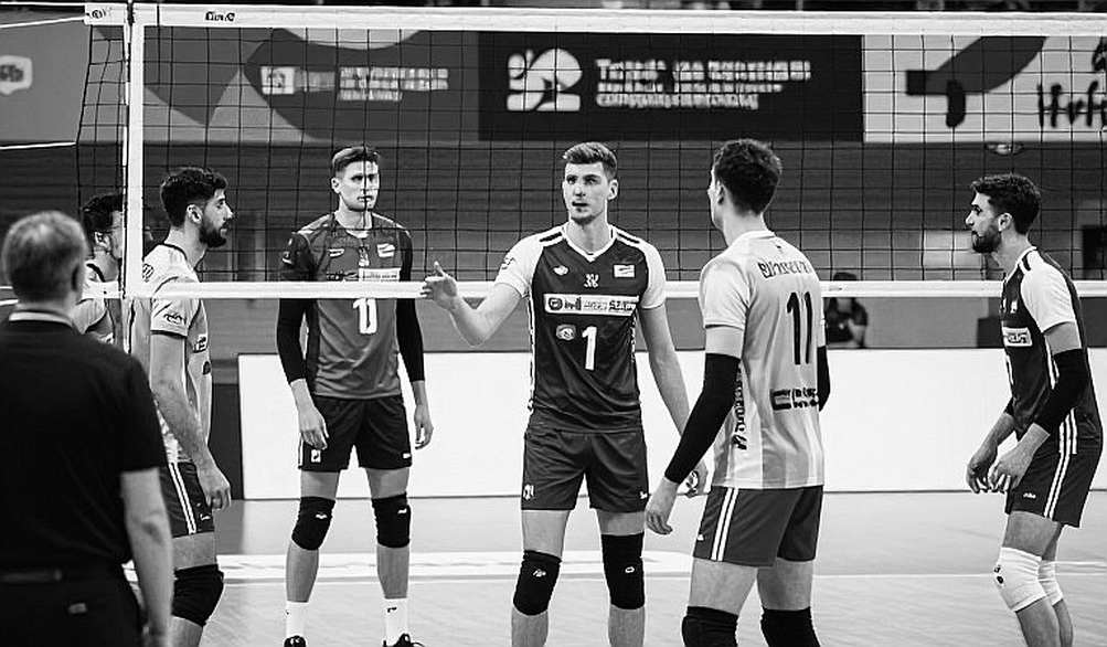 Kentucky hạ Louisville 3-1: 59 đường chuyền của O'Brien và cú lật kèo từ ván đấu .079